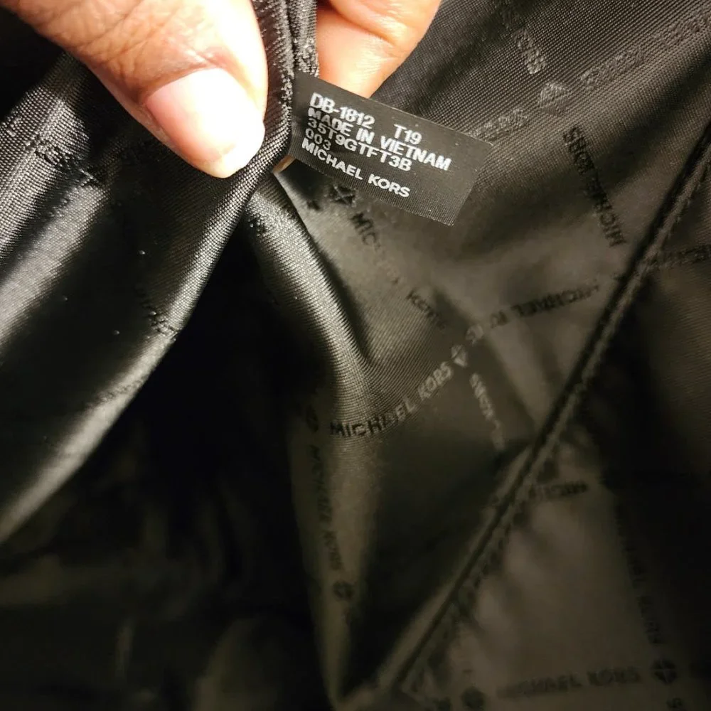 Michael Kors travel duffel bag - Picture 2 of 8